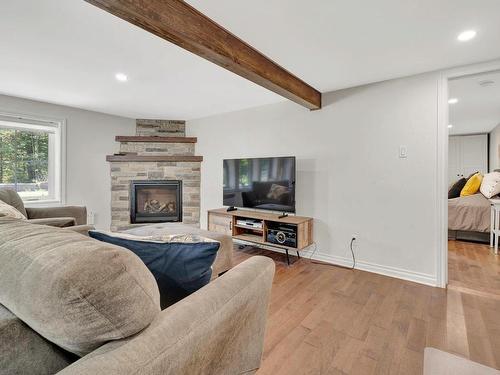 Salon - 248  - 248A Mtée Brisebois, Saint-Colomban, QC - Indoor Photo Showing Living Room With Fireplace