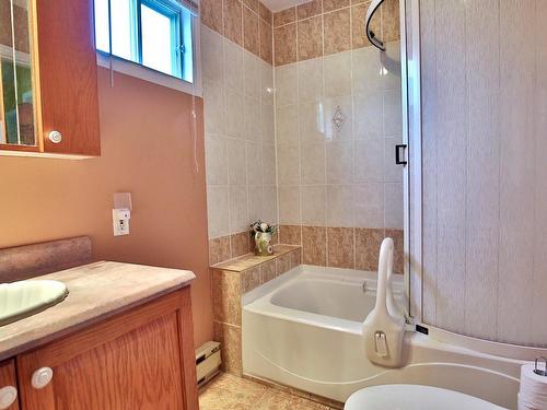 Salle de bains - 949 Rue Bissonnette, Saint-Blaise-Sur-Richelieu, QC - Indoor Photo Showing Bathroom