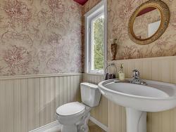 Powder room - 