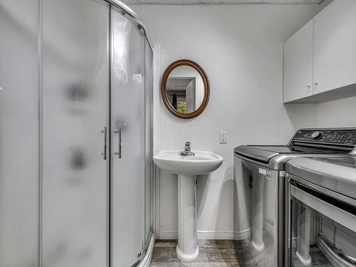 Bathroom - 125 Ch. Du Manoir, Stoneham-Et-Tewkesbury, QC - Indoor Photo Showing Laundry Room