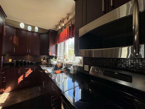 53 Hemlo Drive, Marathon, ON - Indoor Photo Showing Kitchen With Double Sink With Upgraded Kitchen