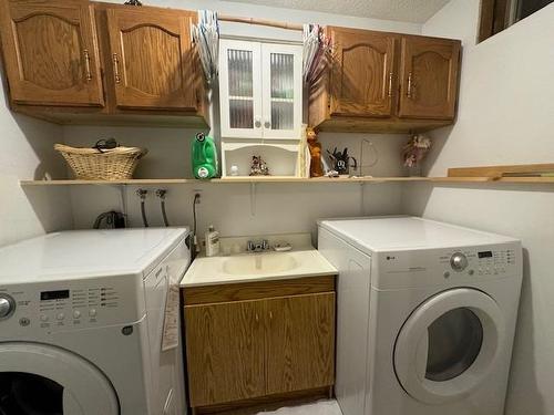 53 Hemlo Drive, Marathon, ON - Indoor Photo Showing Laundry Room