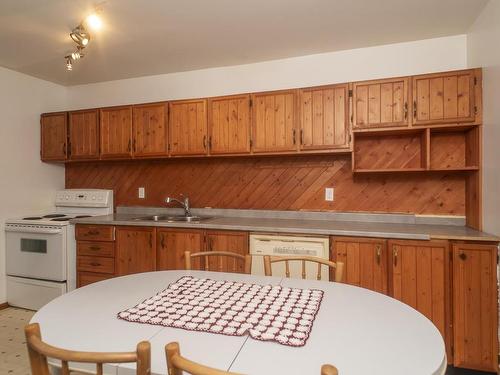 429 Wentworth Crescent, Thunder Bay, ON - Indoor Photo Showing Kitchen