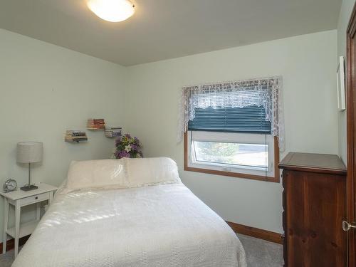 114 Elm Street W, Thunder Bay, ON - Indoor Photo Showing Bedroom