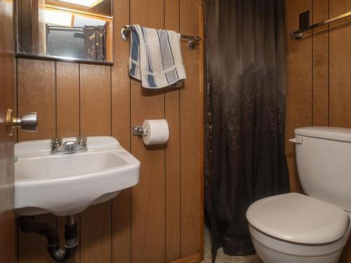 114 Elm Street W, Thunder Bay, ON - Indoor Photo Showing Bathroom