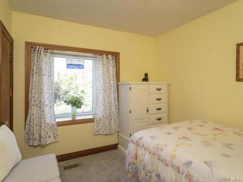 114 Elm Street W, Thunder Bay, ON - Indoor Photo Showing Bedroom