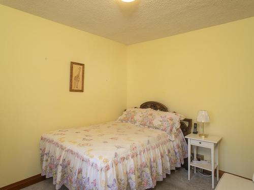 114 Elm Street W, Thunder Bay, ON - Indoor Photo Showing Bedroom