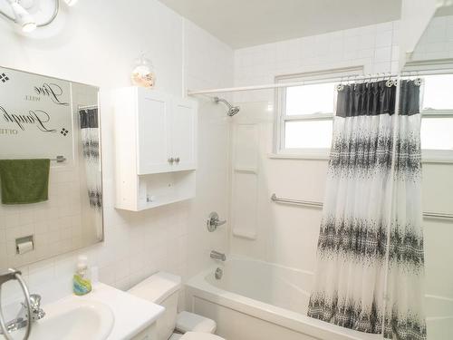 1835 Hamilton Avenue, Thunder Bay, ON - Indoor Photo Showing Bathroom