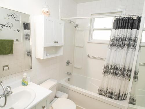 1835 Hamilton Avenue, Thunder Bay, ON - Indoor Photo Showing Bathroom