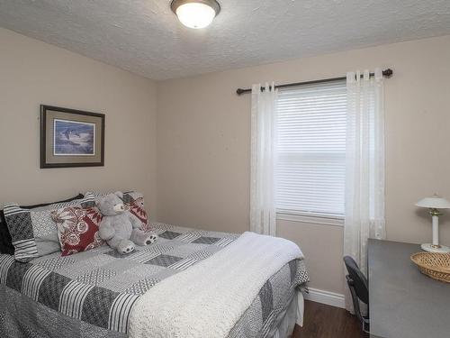 1835 Hamilton Avenue, Thunder Bay, ON - Indoor Photo Showing Bedroom