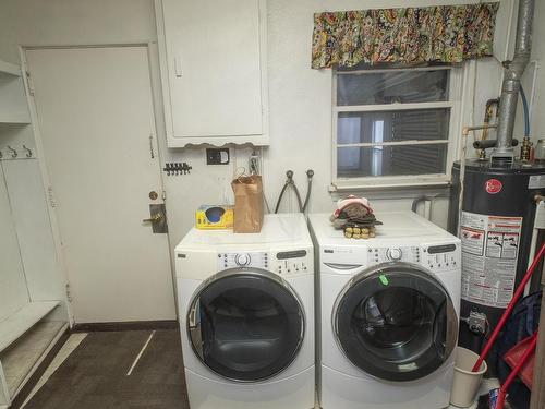 1835 Hamilton Avenue, Thunder Bay, ON - Indoor Photo Showing Laundry Room