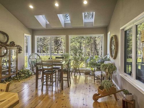 1463 Mountain Road, Thunder Bay, ON - Indoor Photo Showing Dining Room