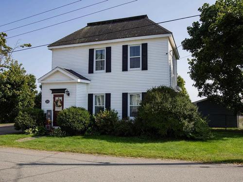 24 Pleasant Street, Parrsboro, NS 