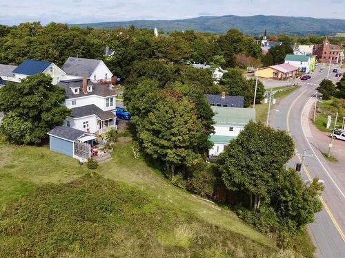 24 Pleasant Street, Parrsboro, NS 