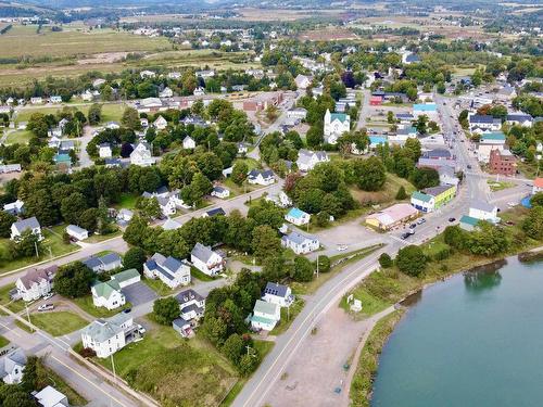 24 Pleasant Street, Parrsboro, NS 