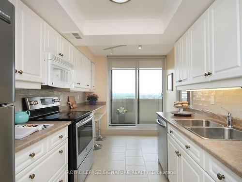 2005-75 Wynford Hts Cres, Toronto, ON - Indoor Photo Showing Kitchen With Double Sink