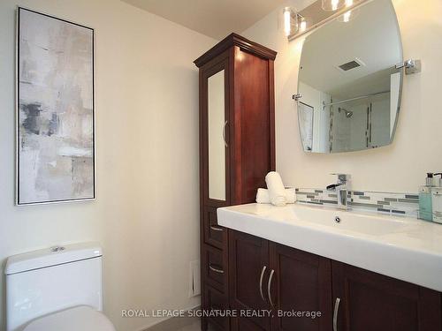 2005-75 Wynford Hts Cres, Toronto, ON - Indoor Photo Showing Bathroom