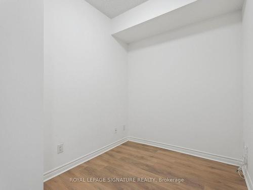 214-2885 Bayview Ave, Toronto, ON - Indoor Photo Showing Other Room