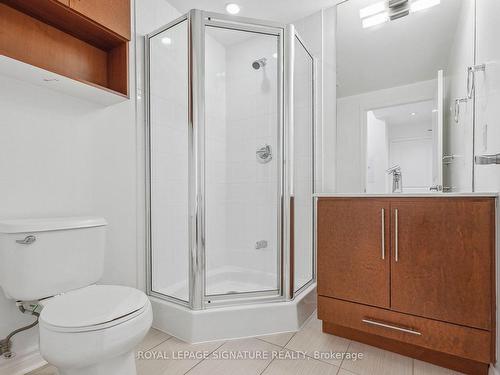 214-2885 Bayview Ave, Toronto, ON - Indoor Photo Showing Bathroom