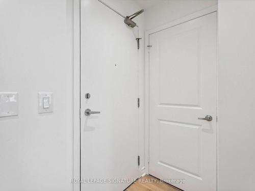 214-2885 Bayview Ave, Toronto, ON - Indoor Photo Showing Other Room