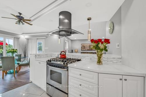 3543 Kelso Cres, Mississauga, ON - Indoor Photo Showing Kitchen