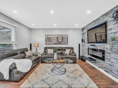 3543 Kelso Cres, Mississauga, ON - Indoor Photo Showing Living Room With Fireplace