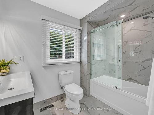 3543 Kelso Cres, Mississauga, ON - Indoor Photo Showing Bathroom