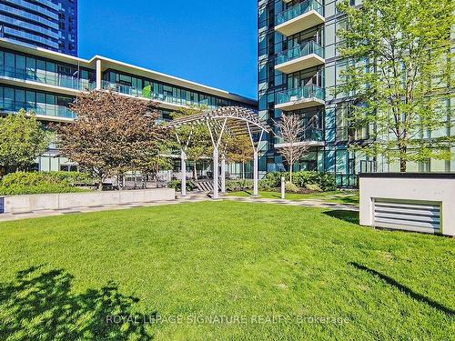 Lph4-4070 Confederation Pkwy, Mississauga, ON - Outdoor