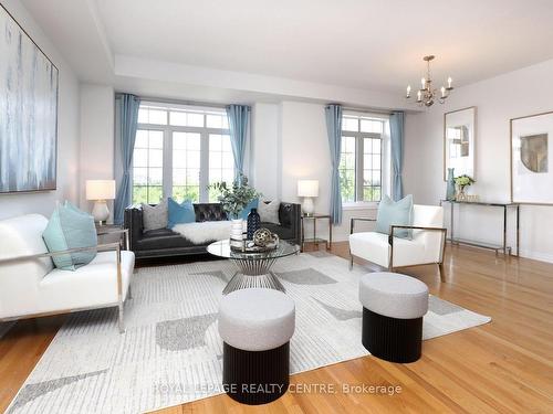 3020 George Savage Ave, Oakville, ON - Indoor Photo Showing Living Room