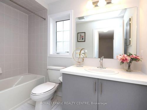 3020 George Savage Ave, Oakville, ON - Indoor Photo Showing Bathroom