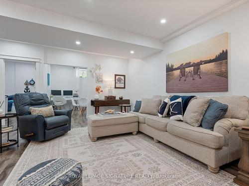 31-80 New Lakeshore Rd, Norfolk, ON - Indoor Photo Showing Living Room