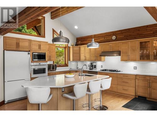 2417 Fairways Drive, Sun Peaks, BC - Indoor Photo Showing Kitchen