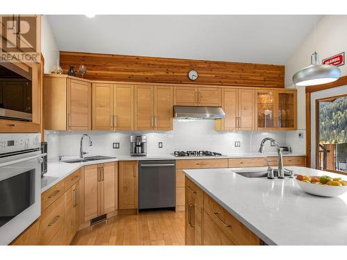 2417 Fairways Drive, Sun Peaks, BC - Indoor Photo Showing Kitchen