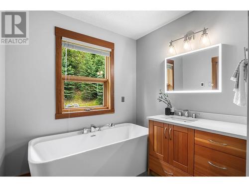 2417 Fairways Drive, Sun Peaks, BC - Indoor Photo Showing Bathroom