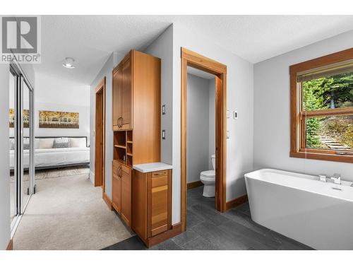 2417 Fairways Drive, Sun Peaks, BC - Indoor Photo Showing Bathroom