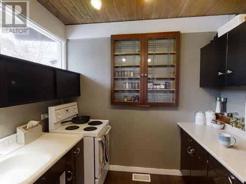 190 St Paul  W Street, Kamloops, BC - Indoor Photo Showing Kitchen