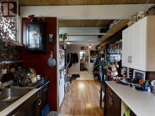 190 St Paul  W Street, Kamloops, BC - Indoor Photo Showing Kitchen