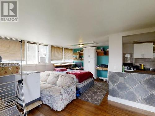 190 St Paul  W Street, Kamloops, BC - Indoor Photo Showing Living Room