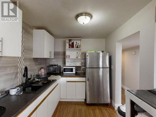 190 St Paul  W Street, Kamloops, BC - Indoor Photo Showing Kitchen With Double Sink