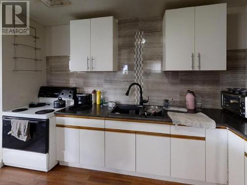 190 St Paul  W Street, Kamloops, BC - Indoor Photo Showing Kitchen