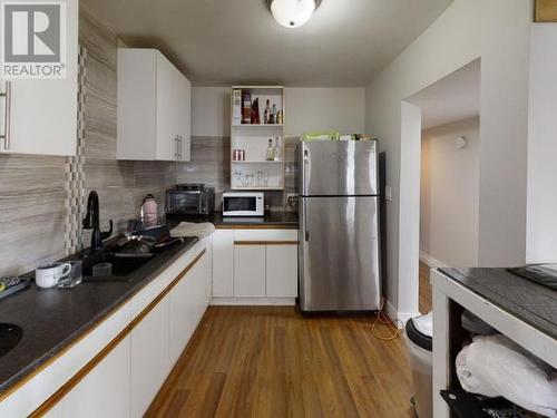 190 St Paul  W Street, Kamloops, BC - Indoor Photo Showing Kitchen