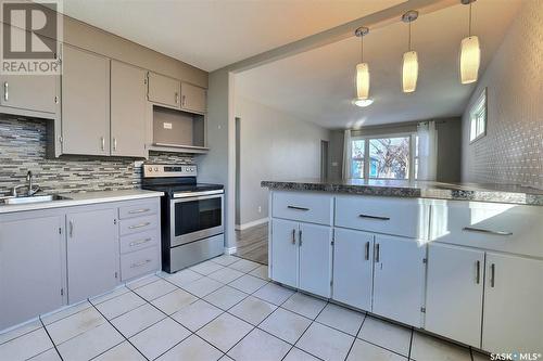 4805 8Th Avenue, Regina, SK - Indoor Photo Showing Kitchen