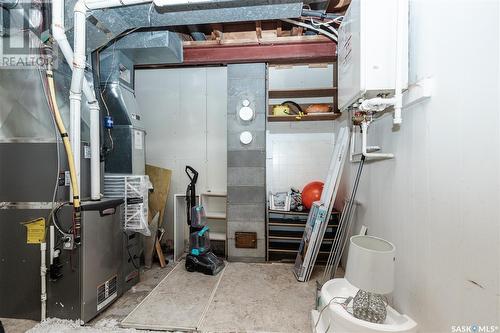 1817 Madden Avenue, Saskatoon, SK - Indoor Photo Showing Basement