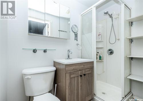 1817 Madden Avenue, Saskatoon, SK - Indoor Photo Showing Bathroom