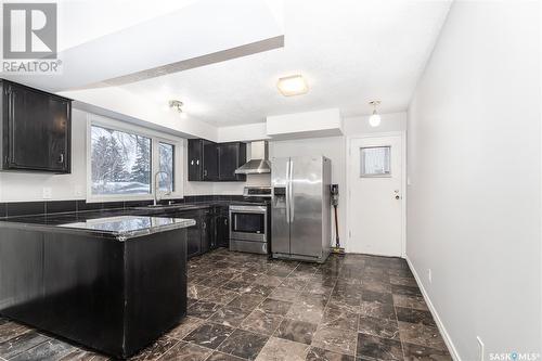 1817 Madden Avenue, Saskatoon, SK - Indoor Photo Showing Kitchen