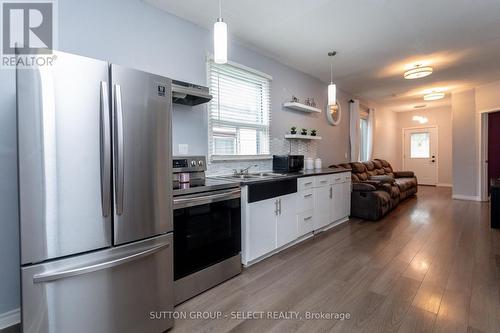 24 Hyla Street, London, ON - Indoor Photo Showing Kitchen With Stainless Steel Kitchen