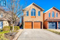 2321 YORKTOWN CIRCLE  Mississauga, ON L5M 5Y1