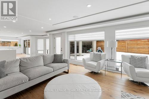 3 Bridle Court, Ottawa, ON - Indoor Photo Showing Living Room