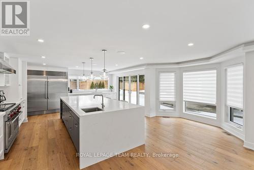 3 Bridle Court, Ottawa, ON - Indoor Photo Showing Kitchen With Upgraded Kitchen