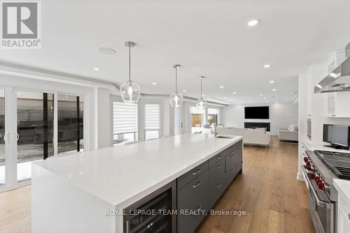 3 Bridle Court, Ottawa, ON - Indoor Photo Showing Kitchen With Upgraded Kitchen